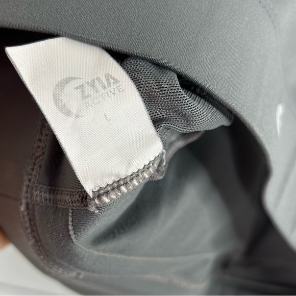 Zyia One More Rep Sports Bra in Gray size Large - Picture 7 of 7